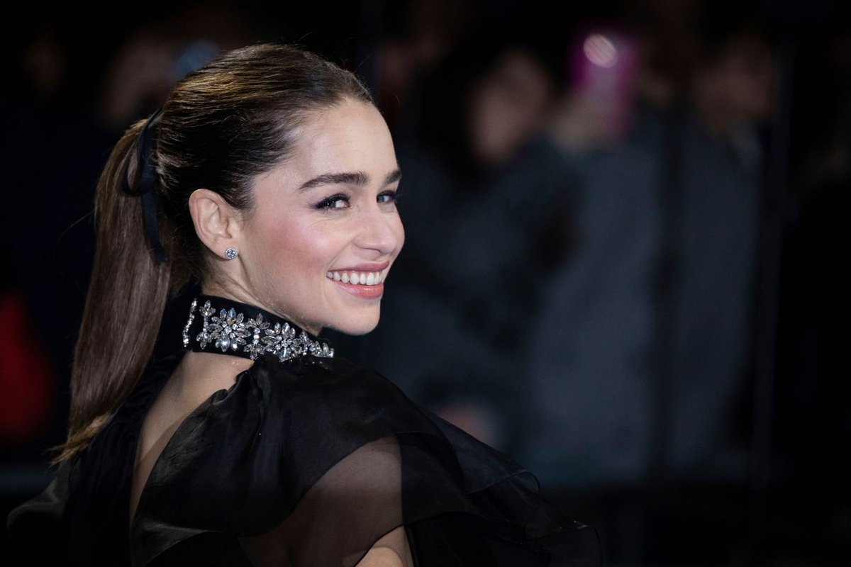 eclarkenetwork's tweet photo. Emilia Clarke on this day, 3 years ago: At the premiere of Last Christmas in London. 🎄 https://t.co/W7PBxYIQpD