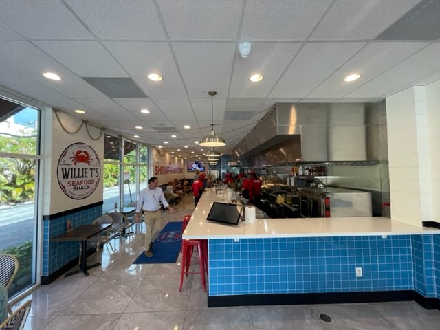 ThompsonHosp's tweet photo. Willie T's Seafood Shack is officially open in Fort Lauderdale!! Come in and enjoy a lobster roll or one of our amazing platters! https://t.co/H3JsCYeQsW