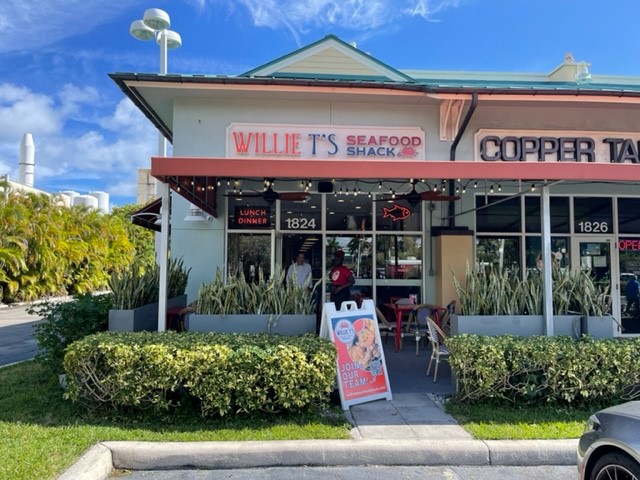 ThompsonHosp's tweet photo. Willie T's Seafood Shack is officially open in Fort Lauderdale!! Come in and enjoy a lobster roll or one of our amazing platters! https://t.co/H3JsCYeQsW