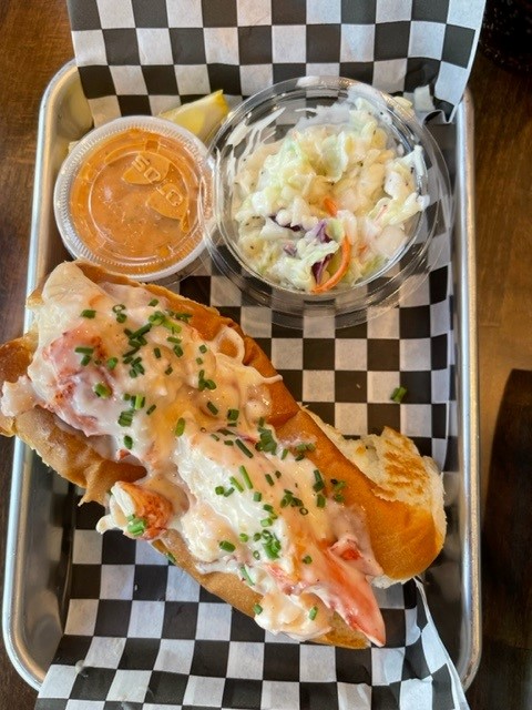 ThompsonHosp's tweet photo. Willie T's Seafood Shack is officially open in Fort Lauderdale!! Come in and enjoy a lobster roll or one of our amazing platters! https://t.co/H3JsCYeQsW