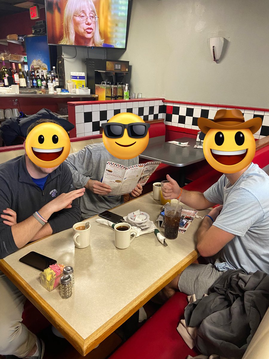 jacksweeney__'s tweet photo. @sahnandbeans The fellas made it! https://t.co/Zc8MuhC0ID