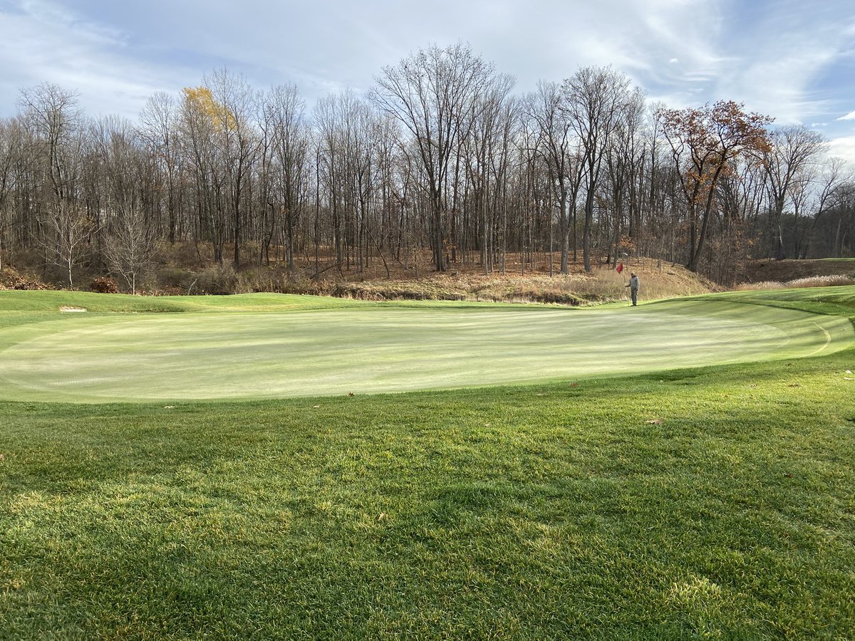 JoshuaNethaway's tweet photo. Light topdress before the rain this evening https://t.co/Q8Yo7hYv1e