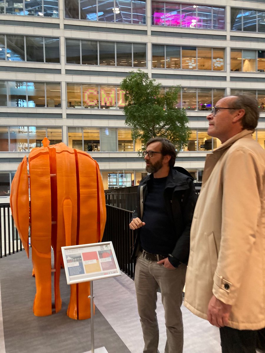 Met Jeroen Vorsselman van @HvaTechniek en <a href="/dezeruimte/">suzanne hansen</a> het nieuwe gebouw bewonderd. Wat een inspirerende plek voor design, techniek en duurzaamheid