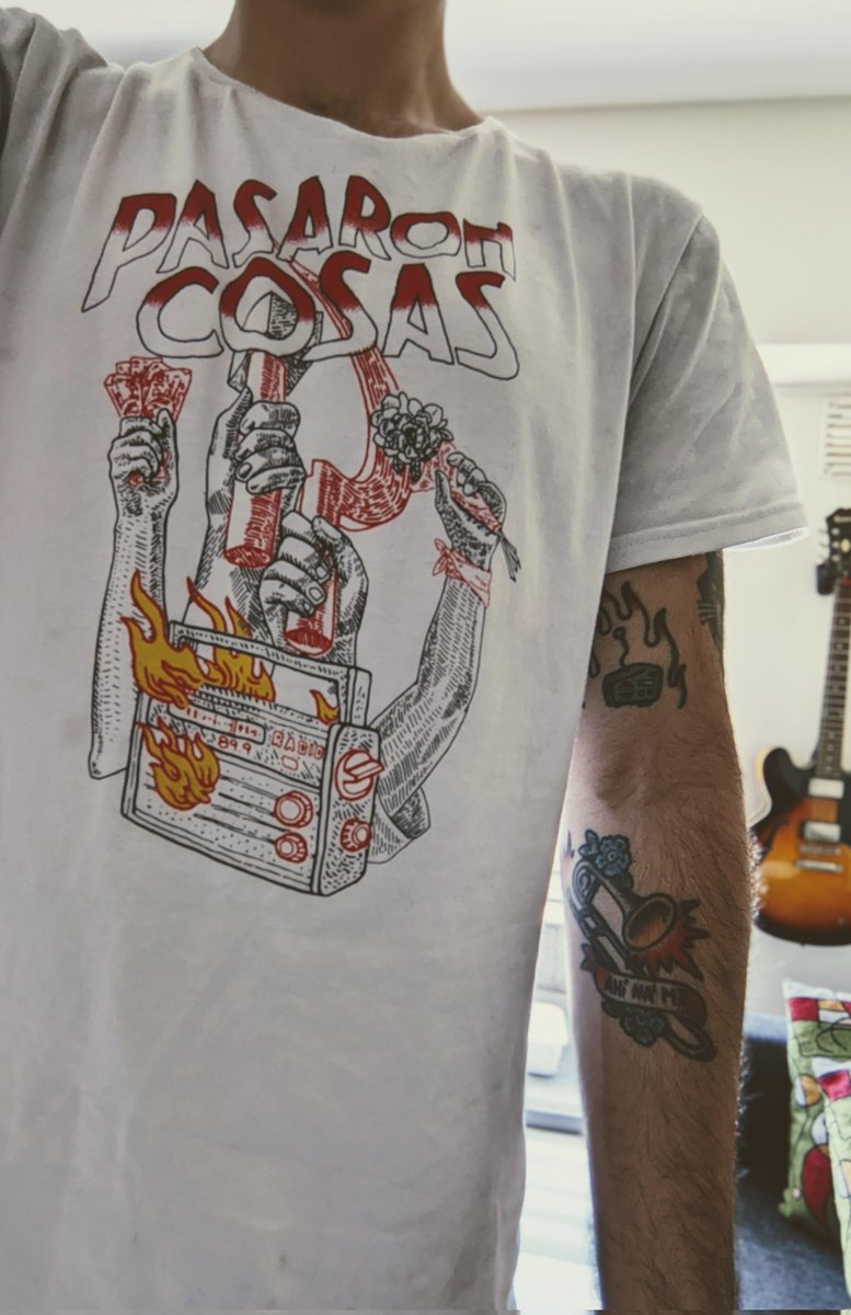 #escuchopasaroncosas con la remera homenaje a Pasaron Cosas y mi tatuaje homenaje a la remera homenaje a Pasaron Cosas.