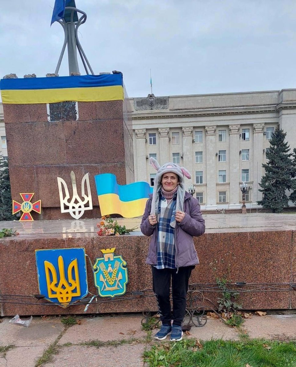Герої руху "Жовта Стрічка" 

Це Лілія - одна з головних координаторів руху "Жовта Стрічка" в Херсоні. 

Якщо говорити про Сміливість - то це про Лілію.
