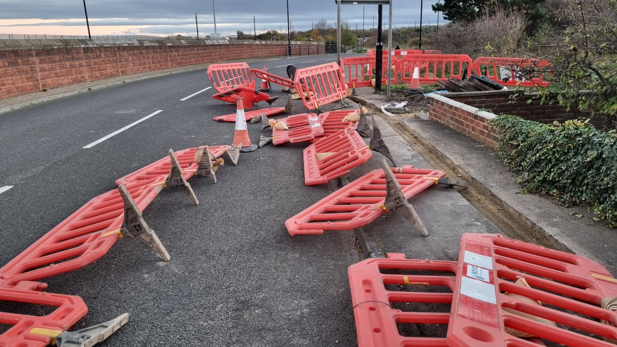 Follow__Marc's tweet photo. . @CityFibre I understand that we are experiencing very strong winds this week. But to leave a road in this condition, without any warning signals either side is a massive oversight and very dangerous. https://t.co/pczFwsHpO6