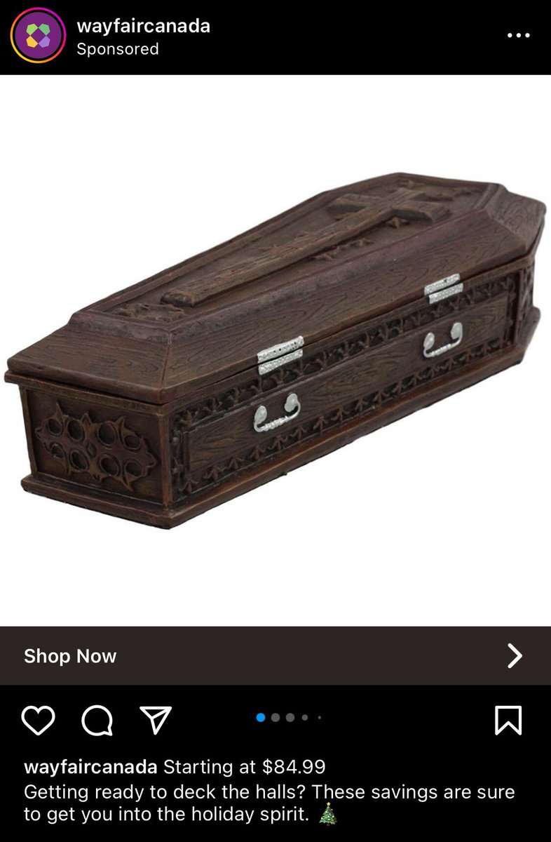 littleleah78's tweet photo. Seasonβs greetings! Caskets are on sale! #ThatCaptionTho πβ°οΈπ https://t.co/x6s3acE0Mi