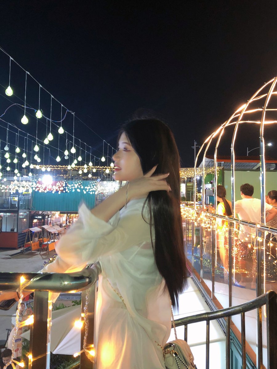 jim07992783's tweet photo. 穿衣服打你 你说我家暴 脱了衣服打你 你说我好会调教 给我整不会了 #文案而已 https://t.co/EetA8MtzKC