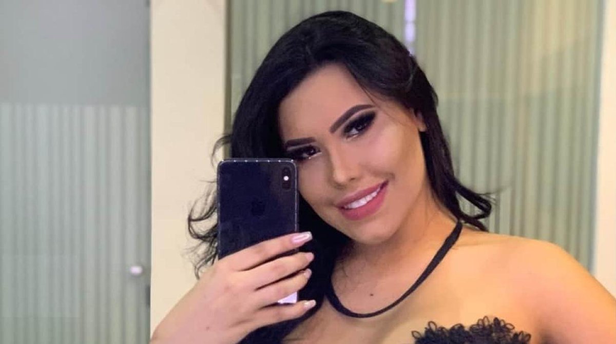 zonacero's tweet photo. Ana Del Castillo habría estado cinco días en la lujosa rumba de La Picota
https://t.co/NdUPOfwnI6 https://t.co/B2axSfGV3V