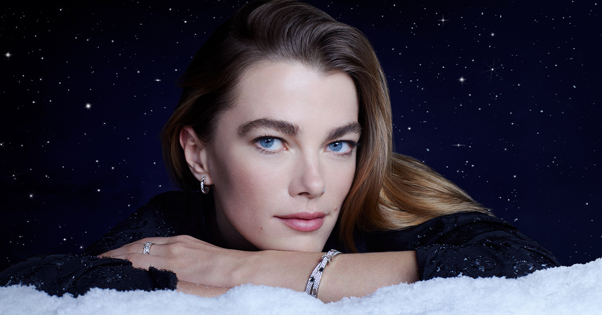 Louis Vuitton on X: A touch of sparkle. Turn dreams into reality with the  Maison's special selection of watches and jewelry. Discover the #LouisVuitton  Holiday Campaign at  #LVGifts   / X