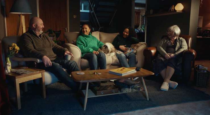 It’s easy to lose track of the world around you when you gamble. Starting a conversation can help keep gambling under control. #TalkMoney <a href="/BeGambleAware/">BE GAMBLE AWARE. 🔞</a>