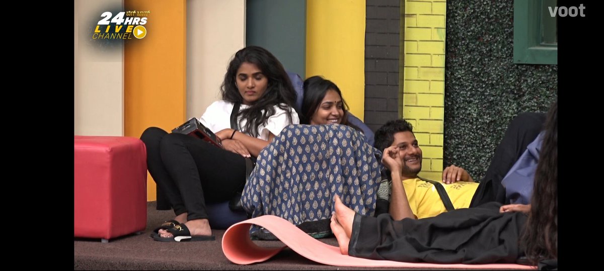 thepotatogirl10's tweet photo. ❤️❤️❤️❤️
#RakeshAdiga
#DivyaUruduga
#AmulyaGowda
#AnupamaGowda
#BBK9
#PositiveVibesOnly https://t.co/yfMWhmx9OU