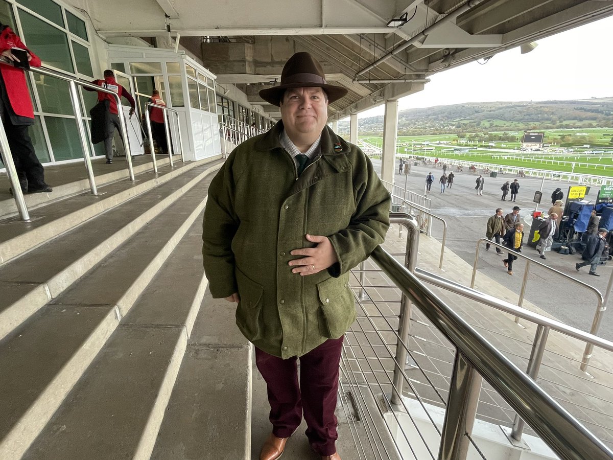 BenSwann16's tweet photo. Excited to be back at @cheltenham for the November Meeting on @CAupdates day. Very relieved to have a bar to lean against though with my back π π #LibertyandLivelihood https://t.co/EjuDM9as6Y