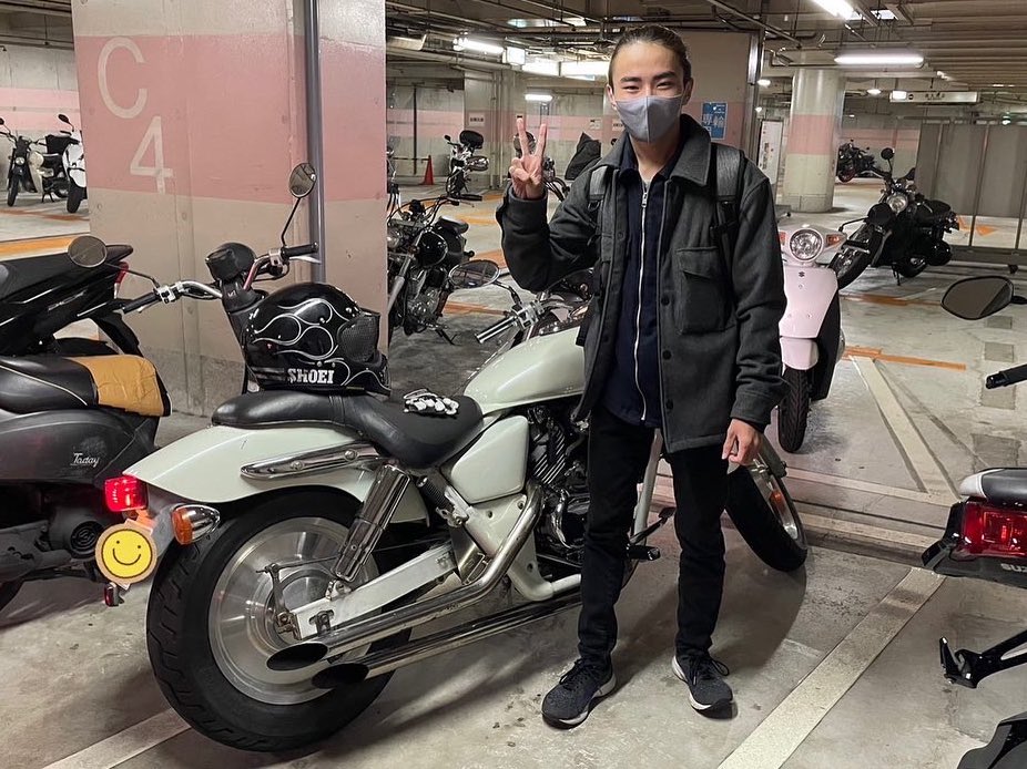 LaineWolbert's tweet photo. 名前 : レイン
性別 : 男
誕生日 : 05.11.26
身長 : 170    -8
住み : 兵庫県
行動拠点 : 兵庫･大阪･愛知
愛車 : 96年V-Twin Magna S
納車日 : 22.10.19

よろしくお願いします！

#バイク乗りとして軽く自己紹介 #バイク乗りと繋がりたい #バイク乗り #バイクのある風景 #バイクのある生活 https://t.co/K5PHY9oFw4
