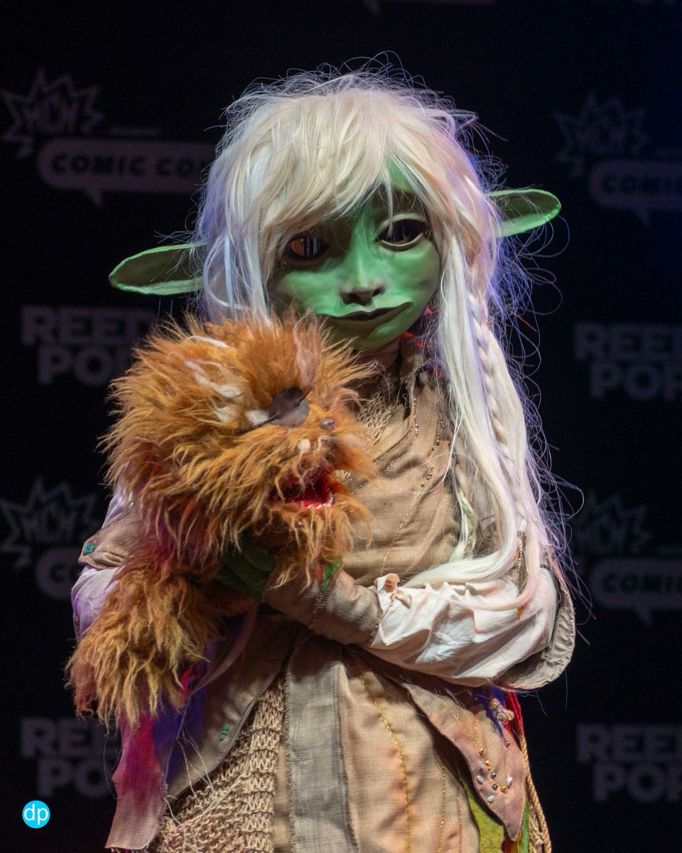 This might be the final post of the week from MCM Birmingham 2021 for me before I go down on Sunday 

🎭 - <a href="/Phosphur/">Tracy Jane Cox</a> as Deet with Fizzgig
🎫 - <a href="/MCMComicCon/">MCM Comic Con</a> 

#cosplay #cosplayer #cosplayphoto #darkcrystal