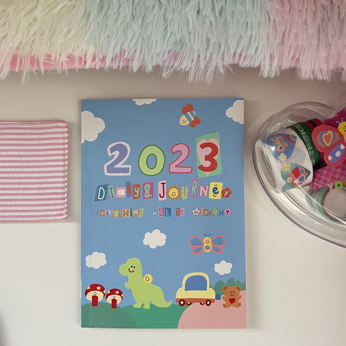 soqstuff's tweet image. แพลนเนอร์ใหม่เสร็จแล้วค่า 🥺💙 ใช้เวลาทำ 2 เดือนเต็มๆ กว่าจะเย็บเล่มออกมาเป็นเล่มๆ พิมพ์ทั้งเล่มแบบจุกๆ 🦖🦋💗🐬