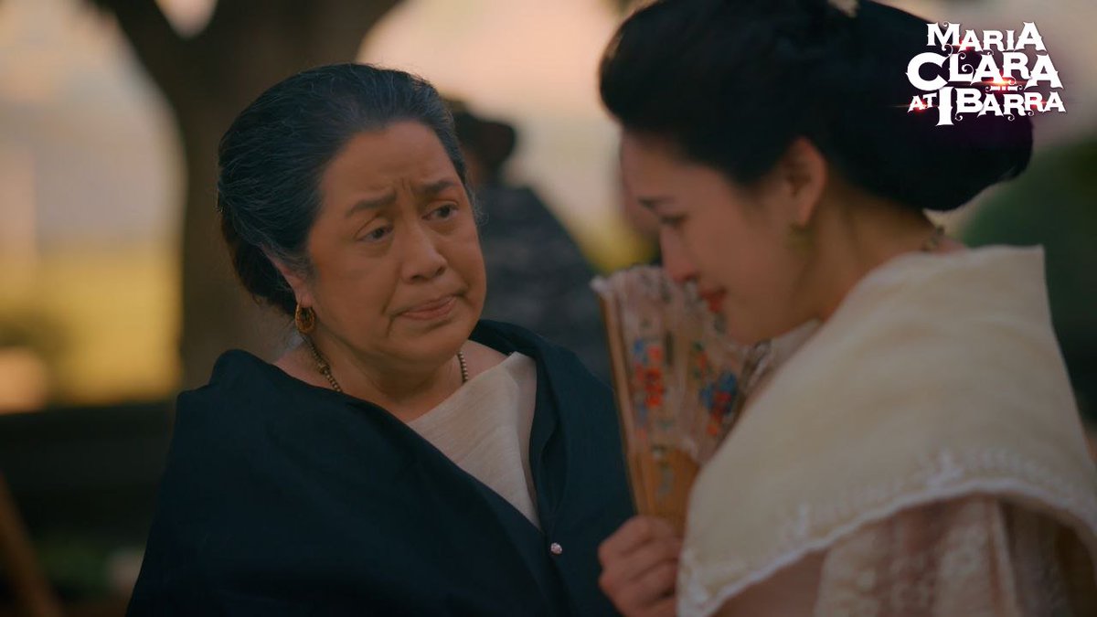 GMADrama's tweet photo. Hindi na mapigilan ni Maria Clara na umiyak dahil sobrang sakit ang kanyang nararamdaman! #MariaClaraAtIbarra #MCIUsoNaAngHarana https://t.co/bdfPkExB0h