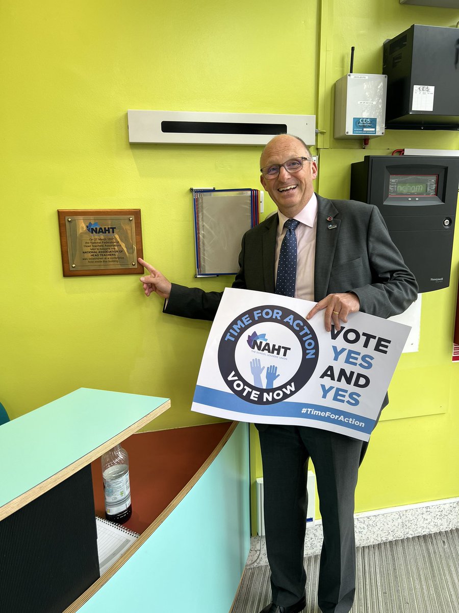 PaulWhiteman6's tweet photo. Celebrating 125 years of being relentlessly reasonable at the birthplace of the NAHT in Nottingham. Time to become relentlessly demanding. Vote yes &amp; yes! @NAHTnews https://t.co/4xU01UAAlf