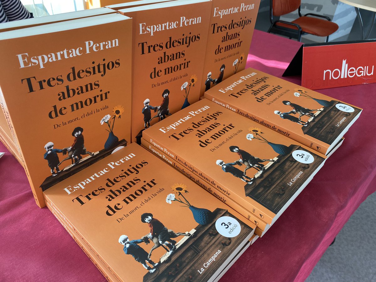 COIBarcelona's tweet photo. El periodista @PeranEspartac ens visita a la #GranJornadaGran per parlar-nos del seu llibre “Tres desitjos abans de morir” https://t.co/gPwHlislRY