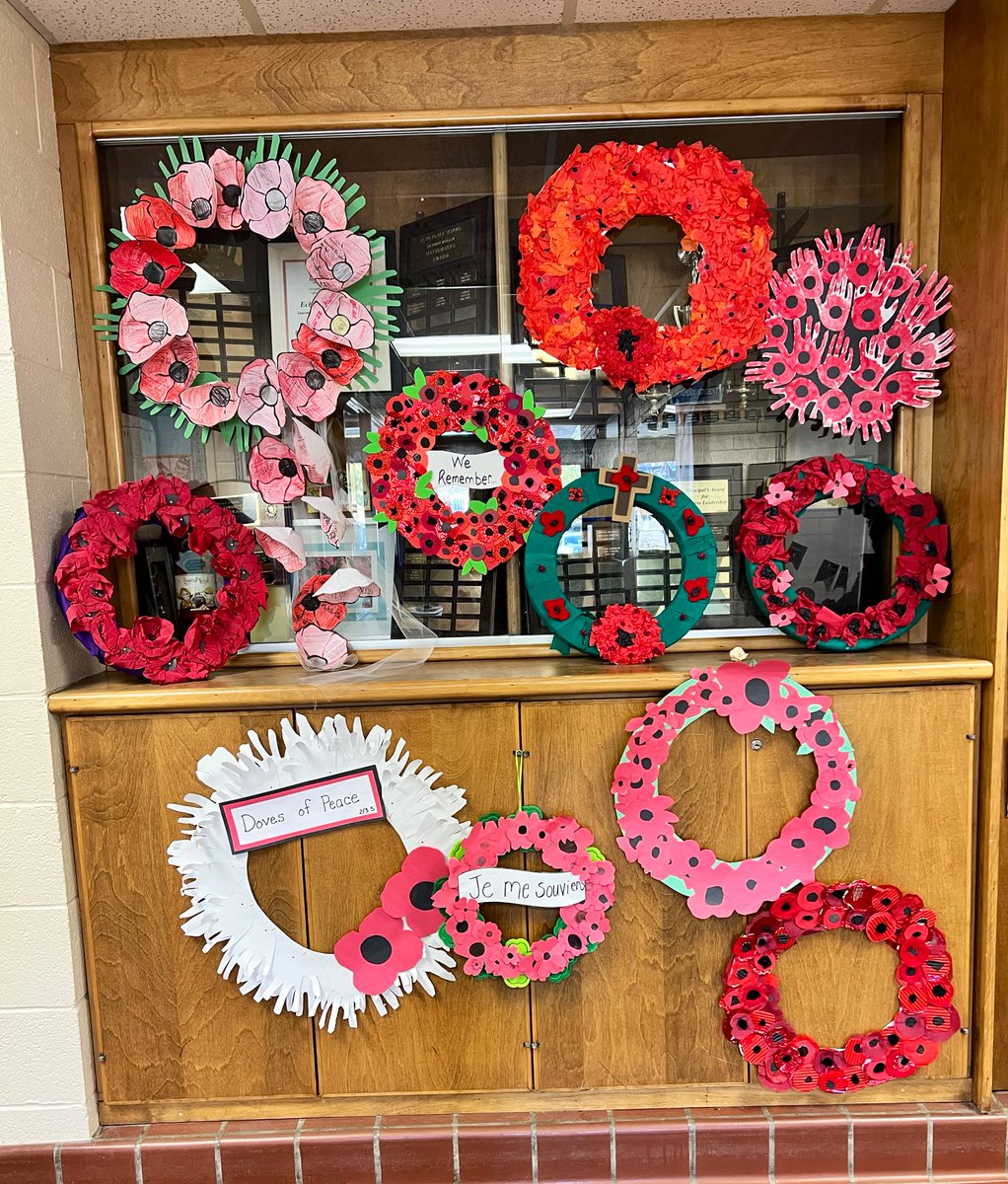 MissJoshi6's tweet photo. Lest We Forget 🌺 #RemembranceDay #ClassWreaths #WeRemember  #Respect #DovesOfPeace @GEDSB https://t.co/yTpqN5fxio
