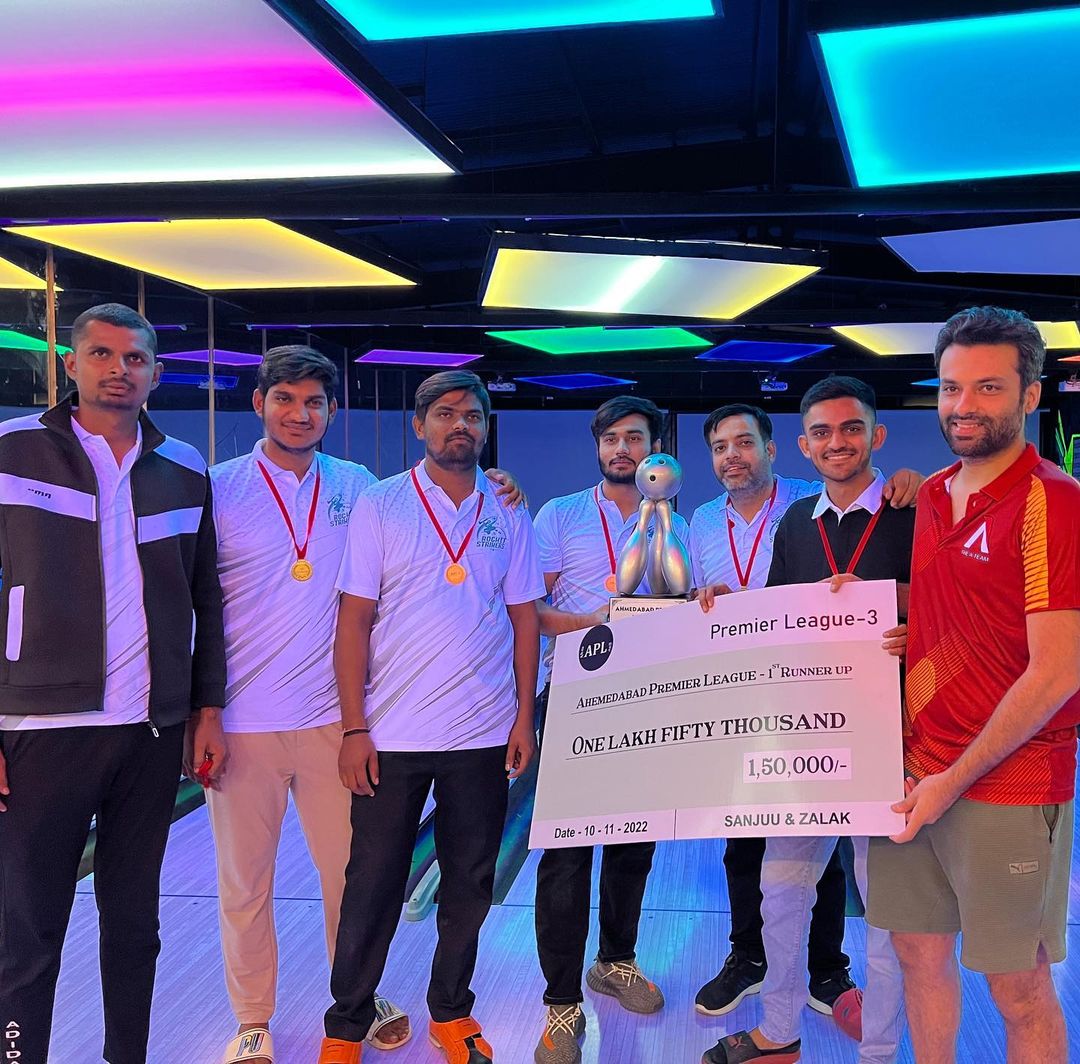 shottindia's tweet photo. Striking them down, one pin at a time! Big winners from our Ahmedabad Premier League tournament. 
#HomeOfEpicTimes #SHOTT #FunAtSHOTT #Bowling #Arcade #ItsSHOTTtime #Mumbai #GoKarting #Shott #FunAndGames #Gaming #ShottGames #GamingPrizes #GamingParadise #RaceTrack #VirtualReality https://t.co/mYxaCPWkvW