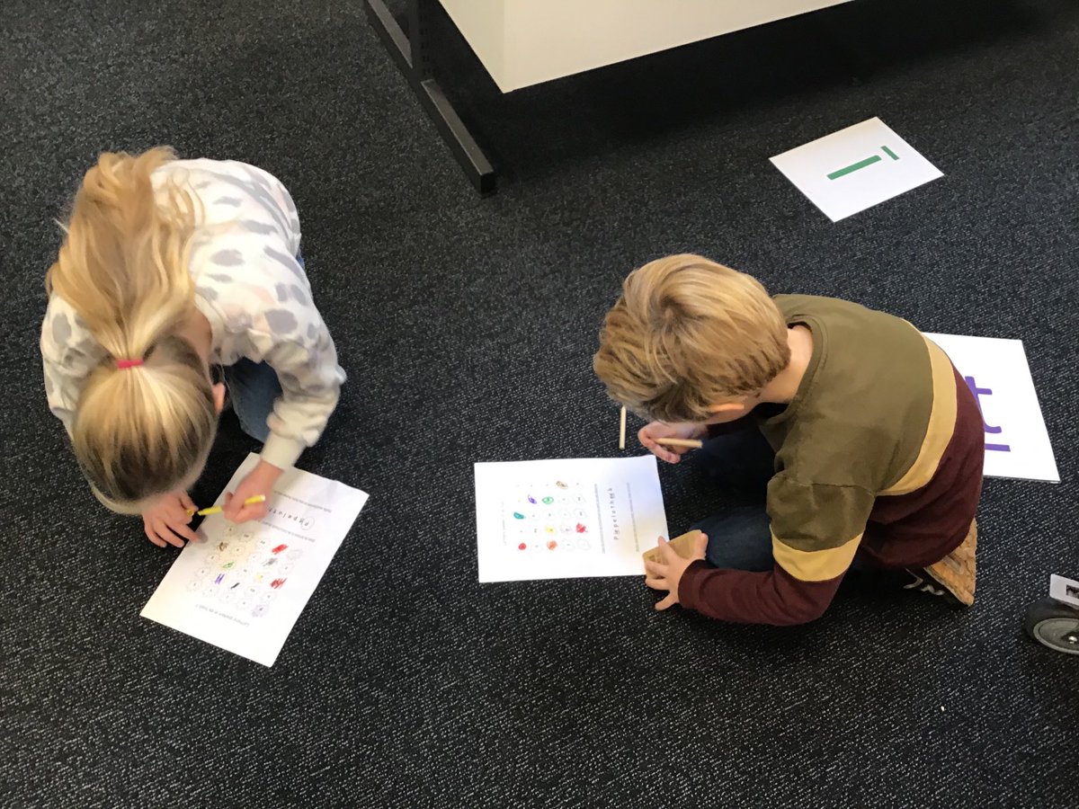 natasza1235's tweet photo. Groep 3 #K.Norel school in de bibliotheek. Wat waren ze enthousiast over het verhaal Piepelotheek! Ze hebben het  letter-zoek-spel gedaan en leuke boeken uitgezocht ⁦@BiebNoordVeluwe⁩ https://t.co/pvN2MzOkUb