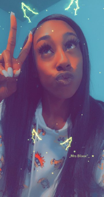 . It&rsquo;s my Birthday bitchessss 💕🔥.!! https://t.co/0UiJhoMxmB