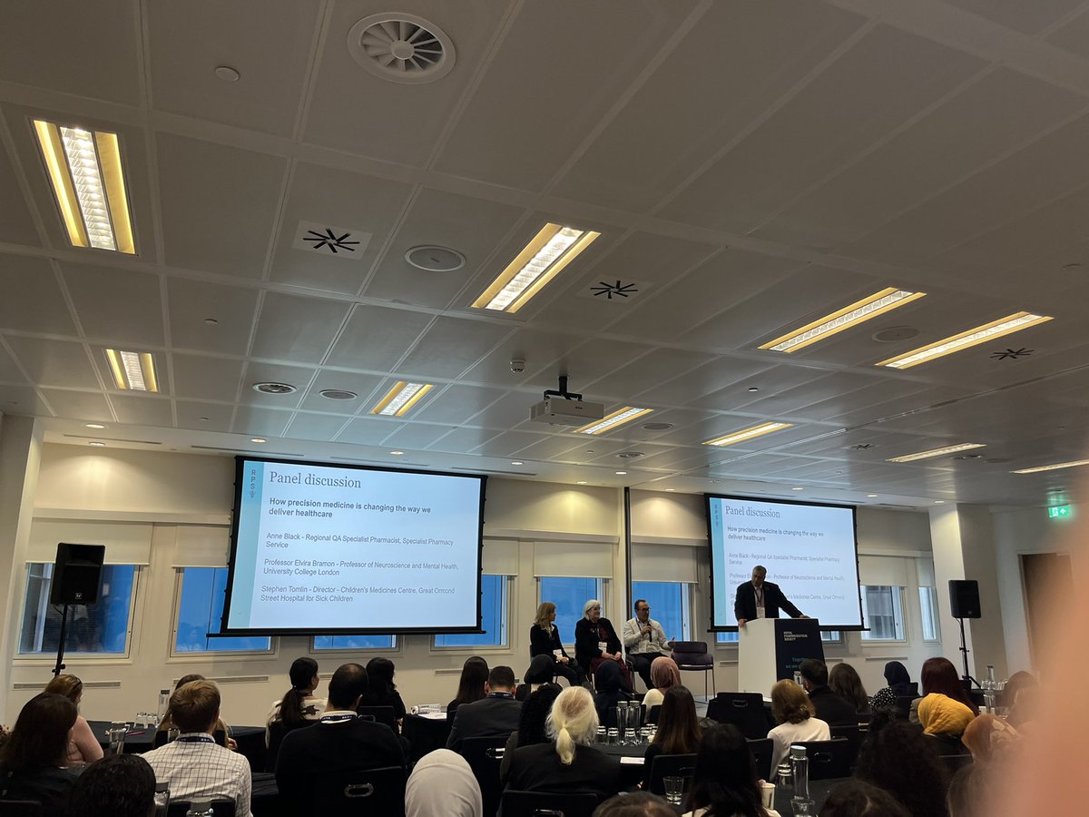 Ciaramcduffy's tweet photo. Stephen Tomlin @GreatOrmondSt discusses #3Dprinting & the importance of discussions with @MHRAgovuk for these new products #RPSconference https://t.co/H9P9QQj7xo