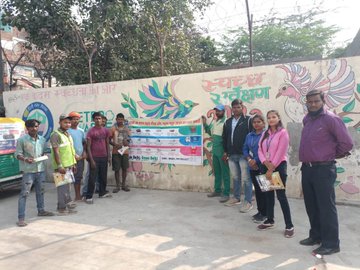 SwachhBharatGov's tweet image. Municipal Corporation of #Delhi organised training programmes for #sanitation workers in the East Trilokpuri area. They were educated on the importance of using #PPEKits and other important lessons while performing #cleanliness activities.