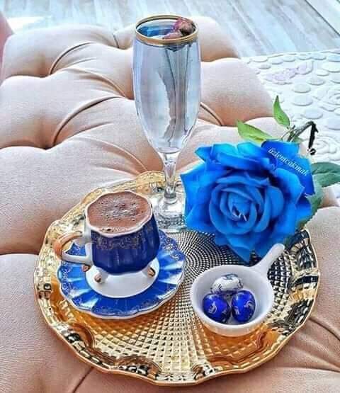 *MUY BUENOS DÍAS A TODOS!*🌈🌻

*Valora la vida y el nuevo día que Dios te da... No todos tendrán el mismo privilegio que tú y yo....de poder abrir los ojos y recibir un nuevo amanecer!!*
*Bonito viernes...Hoy regalen sonrisas y buenas vibras...!*💃💫
