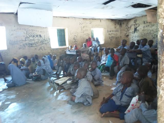 IjeOsamor's tweet image. Imagine A Classroom Somewhere in Nigeria😢😢

Killed the Education Sector, becos They don't want you to be well Educated, so you don't challenge or question them.

They are Back again, speaking and Promising you Lies to Get Votes.

Be wise!
Your vote is not fir Sale.