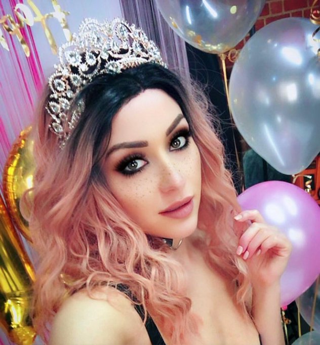 My birthday is on the 22nd!   I want to spend it with you, keep the evening free for a BIRTHDAY STREAM<a href="/tag/dungeonsanddragonsmovie"class="tags"><span>#dungeonsanddragonsmovie</span></a>