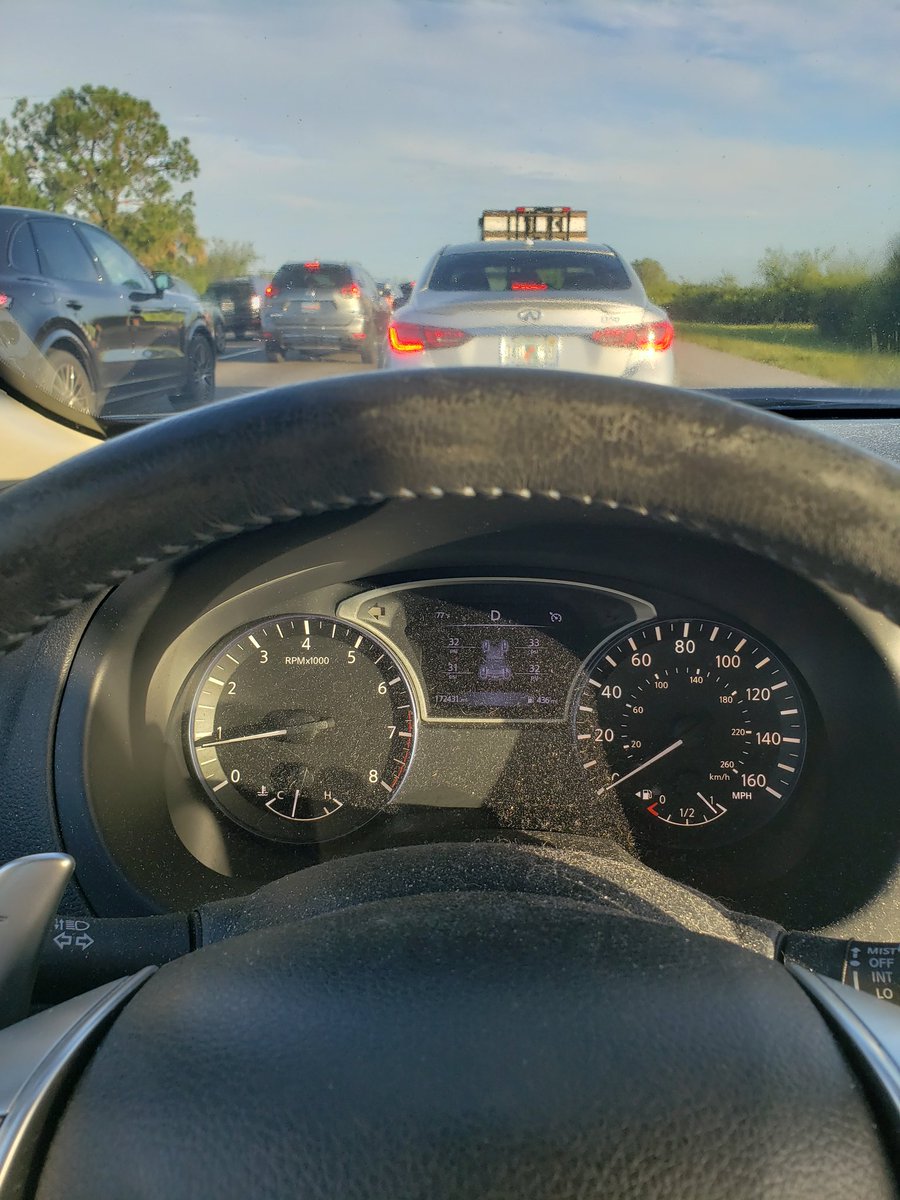 katlevato's tweet photo. Friday traffic. Speedometer at zero. Yay. https://t.co/BMk3MjENgl