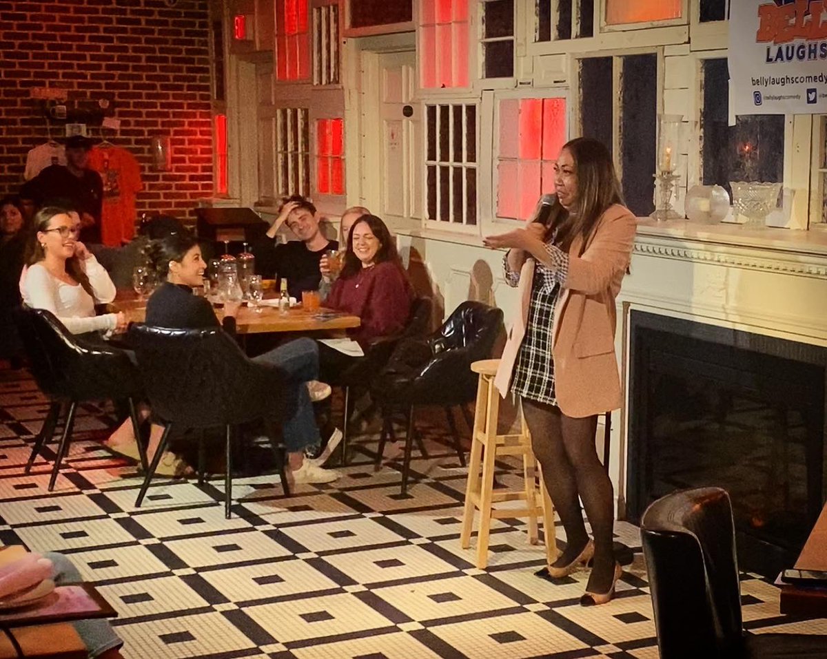 DavineDC's tweet photo. They were here for the laughs! Awesome show last night with @BellyComedy ! Thank you Amir! 🔥🫶🏻 #comedy #standupcomedy #DCComedy https://t.co/lyUhkEgJUa