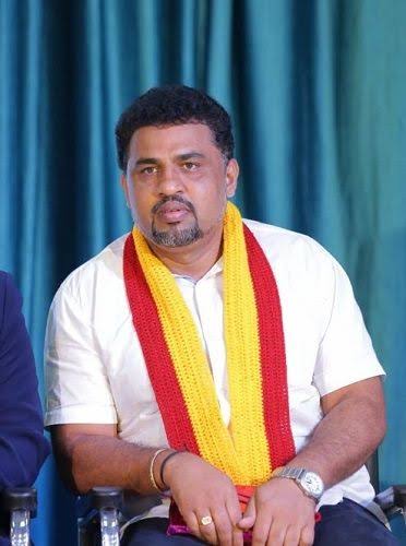 DoddamaneDinesh's tweet photo. ಕಳೆದ 8 ಸೀಸನ್ ಗಳಲ್ಲಿ ಒಂದೇ ಒಂದು #ಬಿಗ್‍ಬಾಸ  ಎಪಿಸೋಡ್ ನೋಡದ ನಾನು ಈ ಭಾರಿ ಒಂದೇ ಒಂದು ಎಪಿಸೋಡ್ ಬಿಡದೆ ನೋಡಿರುವುದಕ್ಕೆ ಕಾರಣ #RupeshRajanna  ತನ್ನ ಅನುಯಾಯಿಗಳಿಗೆ ಉತ್ತಮ ಮನರಂಜನೆ ನೀಡುತ್ತಾ ತನ್ನದೇ ಆದ ರೀತಿಯಲ್ಲಿ ಆಟ ಆಡುತ್ತಿರುವ ರಾಜಣ್ಣ #ಟಾಪ್5  ಒಳಗೆ ಬರಬೇಕು ಎನ್ನುವುದು ನಮ್ಮ ಭಾವನೆ
#bigbosskannada #colurskannada https://t.co/HvgJcwYL2x
