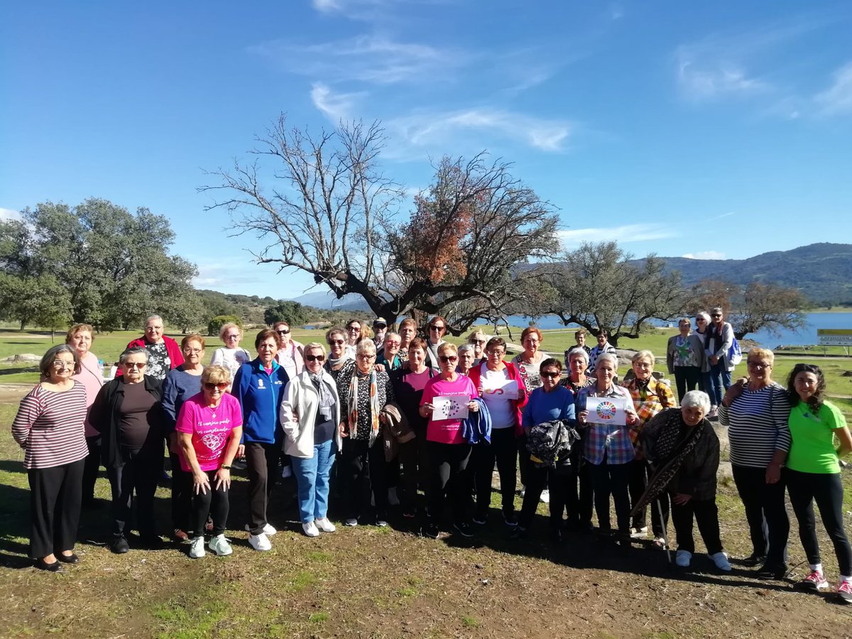 🏊🏼‍♀️ NATACIÓN EN INVIERNO EN LA PISCINA CLIMATIZADA DE PLASENCIA

👉🏼 Con las usuarias de la “Gimnasia de Mayores” de nuestros pueblos.

👉🏼 La actividad se enmarca dentro del programa #SaludeporteEnIgualdad del <a href="/deportegob/">CSD</a> y la <a href="/fempcomunica/">FEMP</a> 

📲 #TorrejoncilloSiempreDeporte