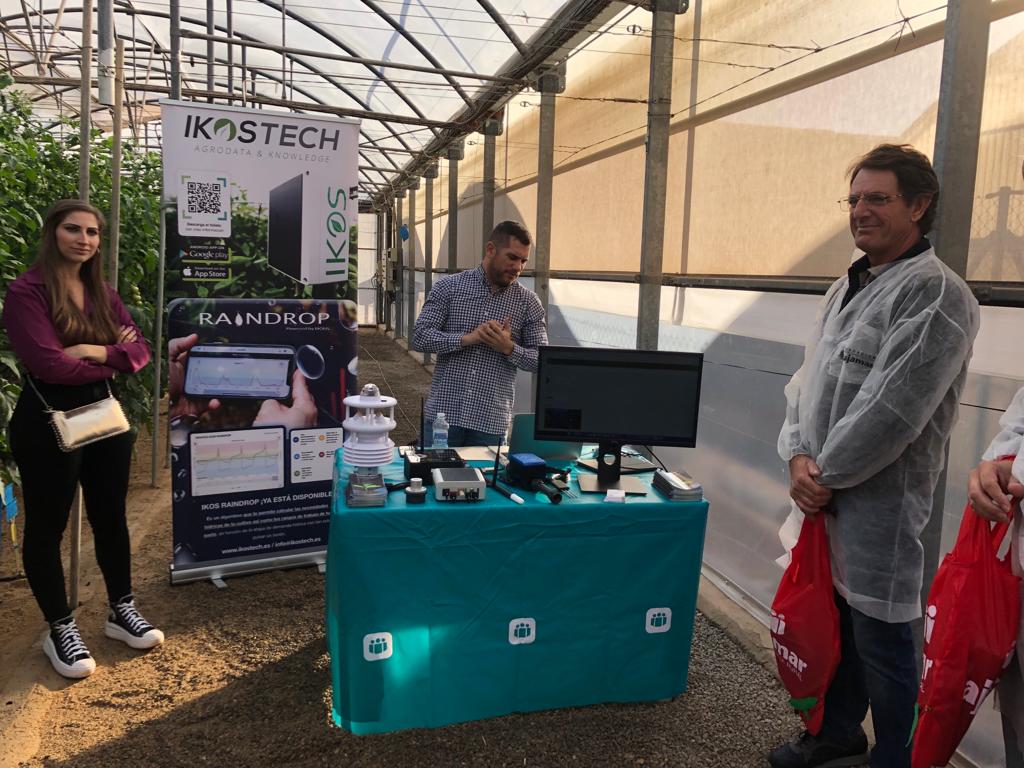 ForoDatAgri's tweet photo. 📲 #DATAGRI2022 | #GreenhouseDay | Comenzamos el tour tecnológico guiado por la Estación Experimental @Cajamar en la zona demostraciones conociendo el proyecto de #IKOSTECH. https://t.co/vyehKebSDc