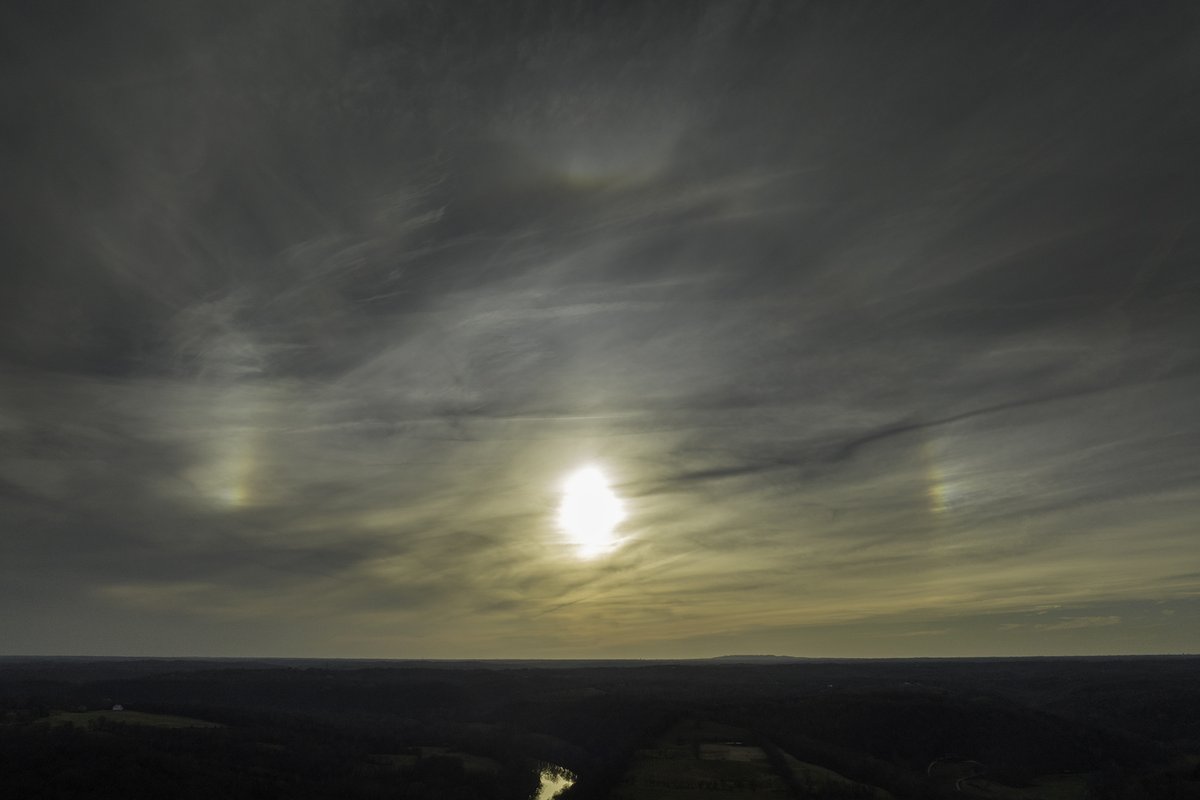 Ice crystal effect in the sky, yesterday in KY  <a href="/allyblakewx/">Ally Blake</a> <a href="/AdamBurnistonWX/">Adam Burniston WLWT</a>
<a href="/Kentuckyweather/">Chris Bailey</a> <a href="/JimWKYT/">Jim Caldwell ⛈️</a>
<a href="/MarcWeinbergWX/">Marc Weinberg</a> <a href="/ajsg/">AJSG🙏🏾❤WxPhotoArtLady♉🎨</a>
<a href="/cloudymamma/">Cloudymamma</a> <a href="/JAclouds/">Ja</a>
<a href="/thekyniche/">Johnnie Nicholson</a> <a href="/StormHour/">#StormHour</a>
<a href="/BluegrassScenes/">Scenes of the Bluegrass</a> <a href="/cloudysk/">cloud</a>