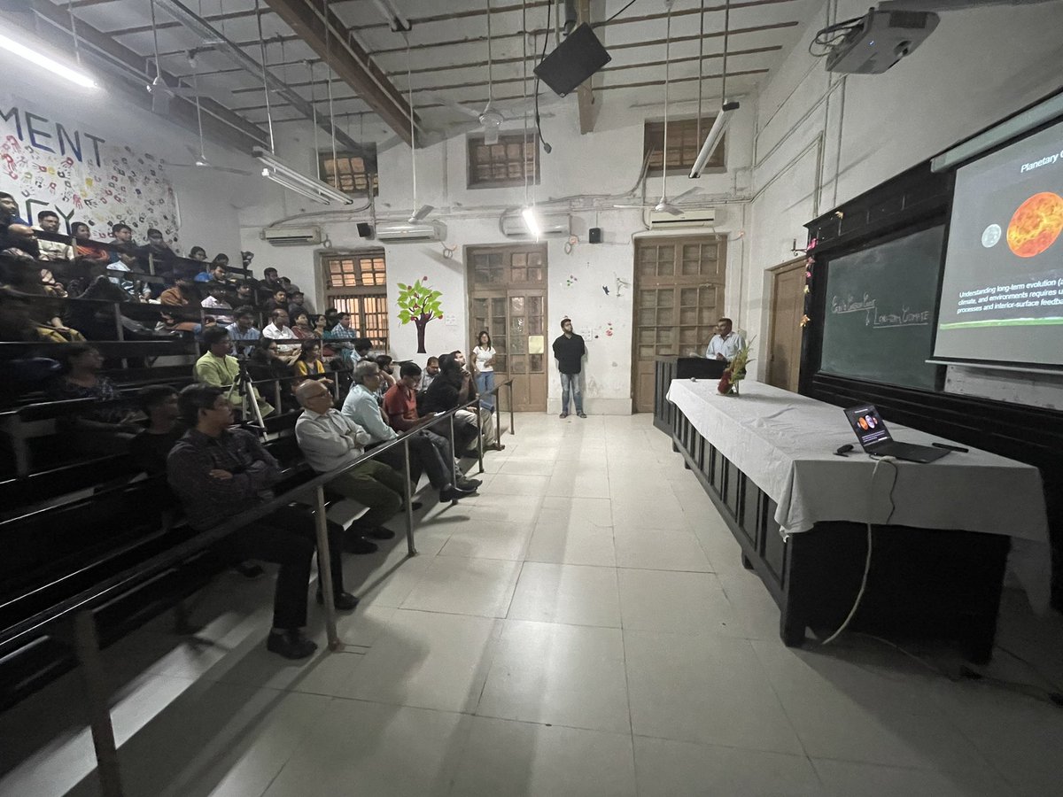 Had a short and sweet visit to <a href="/GIPresidency/">Geological Institute, Presidency Univ.</a> yesterday. Enjoyed knowing the faculty and talking to the BSc, MSc, and PhD students about research, academic preparations, geoscience careers and such. To the students - keep your dreams alive. Thanks <a href="/IAScBng/">IASc, Bengaluru</a> as I wrap up my visit.