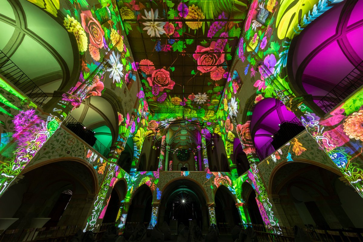 Alles der gleiche Raum? Physisch ja, sonst aber auch nicht. Mit der Installation "GENESIS" illustriert das Künstlerkollektiv <a href="/projektilart/">PROJEKTIL</a> die Unendlichkeit der #Schöpfung. Unsere Bildnachricht zum Regensburger Projekt:
t1p.de/9kn37
© altrofoto und © Bistum Regensburg