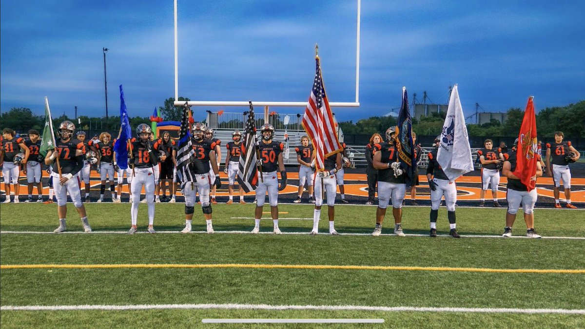 Minooka_Indians's tweet photo. Minooka Football would like to thank our Veteran’s for their service to our country!  #Service #HoldTheRope https://t.co/IAaZgoaMtE