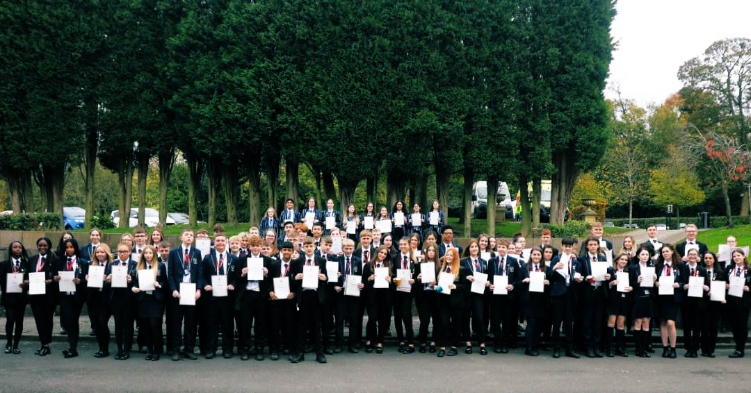 🌟👏More than 100 Ellowes Hall Sports College students celebrated the completion of their Duke of Edinburgh Award (DofE) this week, marking a huge expansion of the scheme over the last year!  🏕 
<a href="/DofE/">The Duke of Edinburgh’s Award</a> <a href="/DofECentral/">DofE Central England</a> <a href="/InvictusAccount/">Invictus Education Trust - Official Account</a> <a href="/DofeInvictus/">Invictus_DofE</a> <a href="/Elloweshallspo1/">Ellowes Hall Sports College</a>