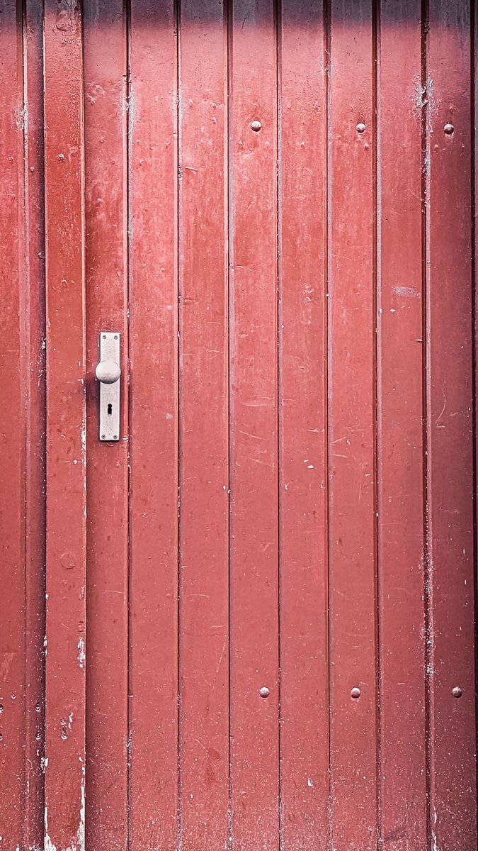 WanderingFrames's tweet photo. @FotoVorschlag 'R, wie...' rot Tür #FotoVorschlag #365Projekt #52Projekt https://t.co/8I4mivsA81