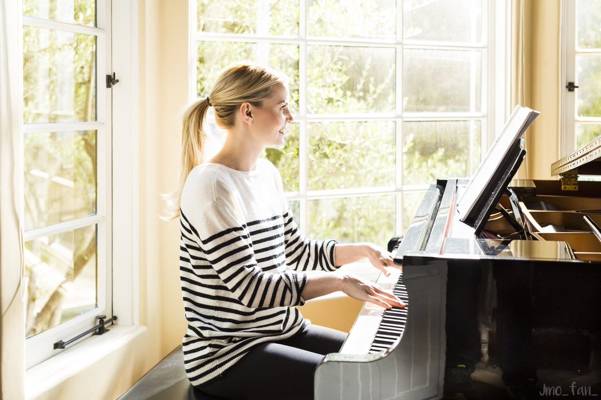 jmo_fan_'s tweet photo. 🎹 For the #worldpianistday we find @jenmorrisonlive photographed for at Home, People Magazine on March 13, 2016 in Los Angeles, California in his house with his beautiful piano ! 

🗞 @people #magazin
💄Make up by @abhairmakeup
💇🏼‍♀️ Hair by  #joeyperrotti https://t.co/lhr5labkqB