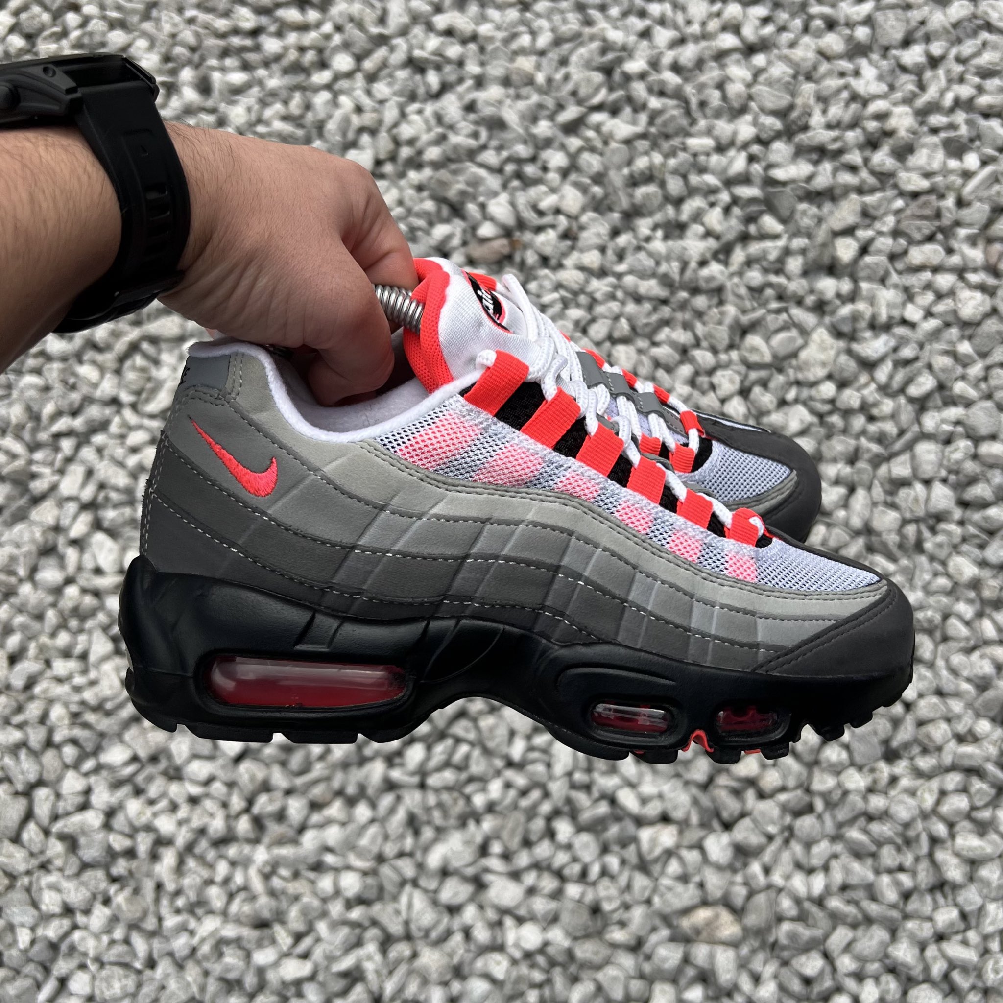 Bennetts Twitter: "Previous Black Deals Nike Air Max 95 Solar Red - £63 (RRP £130) https://t.co/aPIRbTPCcB" / Twitter