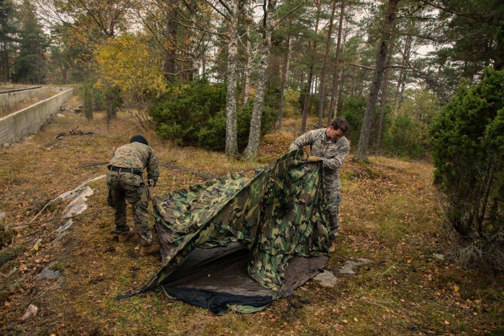 iimefmarines's tweet photo. Land Ho!
U.S. Marines with @2ndMLG land on Hasto Buso, Finland.
#TaskForceRedCloud is deployed to Finland in support of #ExerciseSYD2022 and #exercisefreezingwinds22 to foster strong relationships between U.S. Marine Corps and @Puolustusvoimat sustainment units.
@FinlandinUSA https://t.co/zWcJvWaOfR