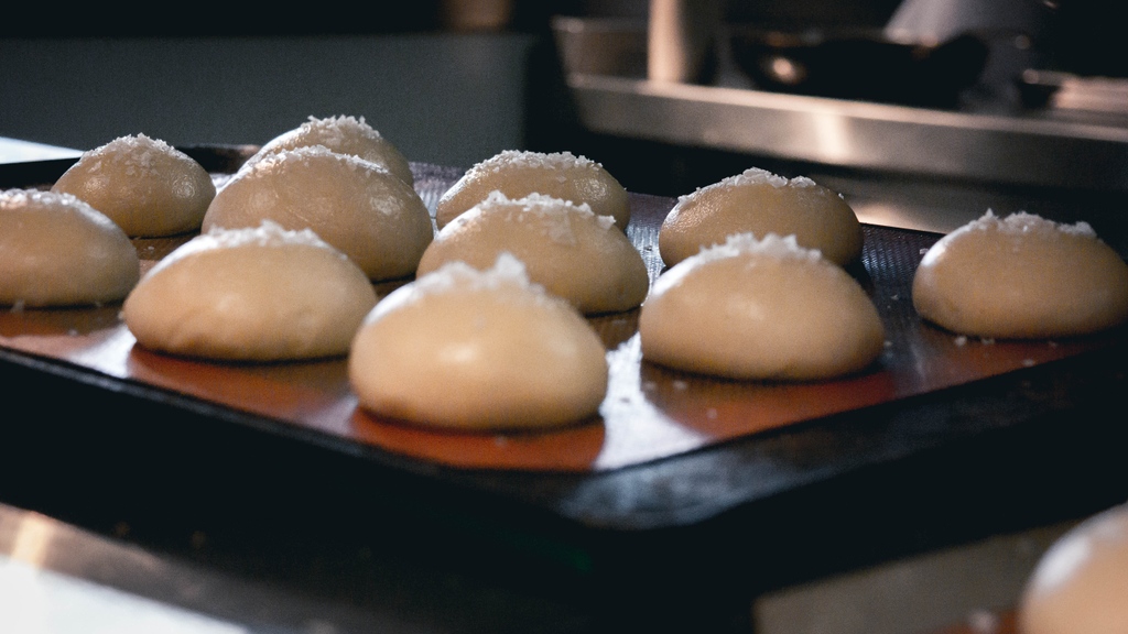 Did you know Pretzels can trace their history right back to the 7th century?
⁠
Ours are soft, pillowy and chewy and made on site daily.
⁠
Now I've got your attention - we're now taking bookings for Christmas! Take a look at the Christmas menu here:

smokeandsalt.com/christmasmenu2…