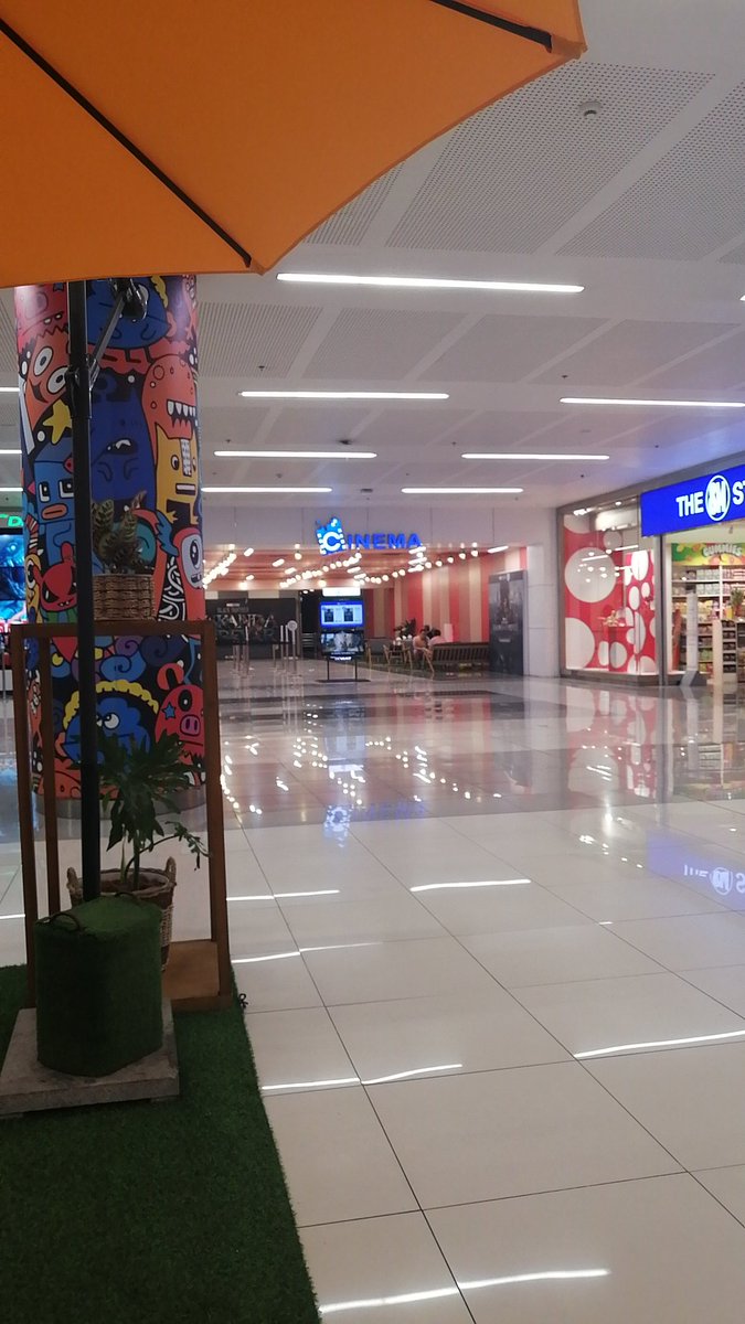 yeddory's tweet photo. Hello!! Sa mga pupunta sa queueing ng SM EAST ORTIGAS please dm me or @itzrjs

Nasa tapat po kami ng sm cinema near book for less as of the moment 

THANK YOU AND INGAT MIDZYS! 
#AskFMA https://t.co/77XPXO6mhj