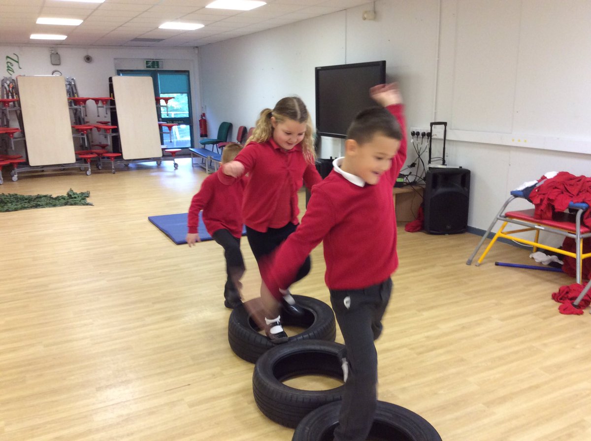 DosbarthWillow's tweet photo. Willow Class using problem solving and team building while ‘Going on a Bear Hunt’! https://t.co/9R5RUMMyB7
