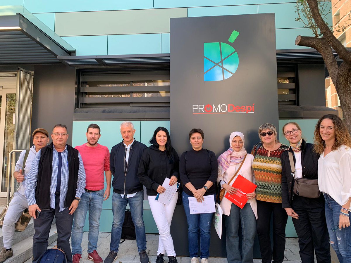 promodespi's tweet photo. #Ocupació | Avui finalitza el taller SI LA VIDA ET DONA LLIMONES, FES LLIMONADA. 
🍋​ Trobar oportunitats on altres veuen adversitat es important! 
🍋​Gràcies a tots i totes per ser-hi.  #ResiliènciaMotivadora. https://t.co/Ukx0XCixES
